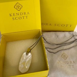 Kendra Scott necklace
